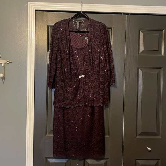 R & M Richards Dresses & Skirts - R & M Richards dress